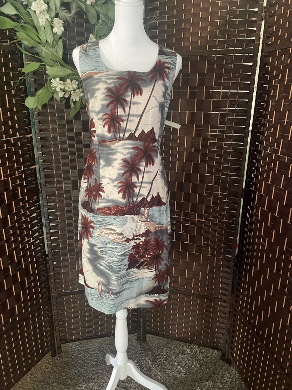 New Hilo Hattie Sleeveless hawiann Palm Print Dress in Blue and Brown plus 16